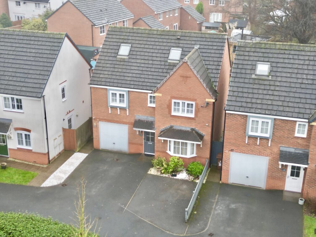 Hollingworth Close, Yarnfield, ST15