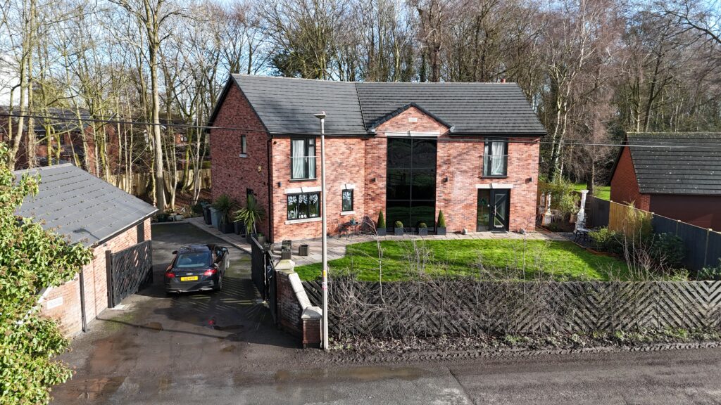Wrenbury Road, Aston, CW5