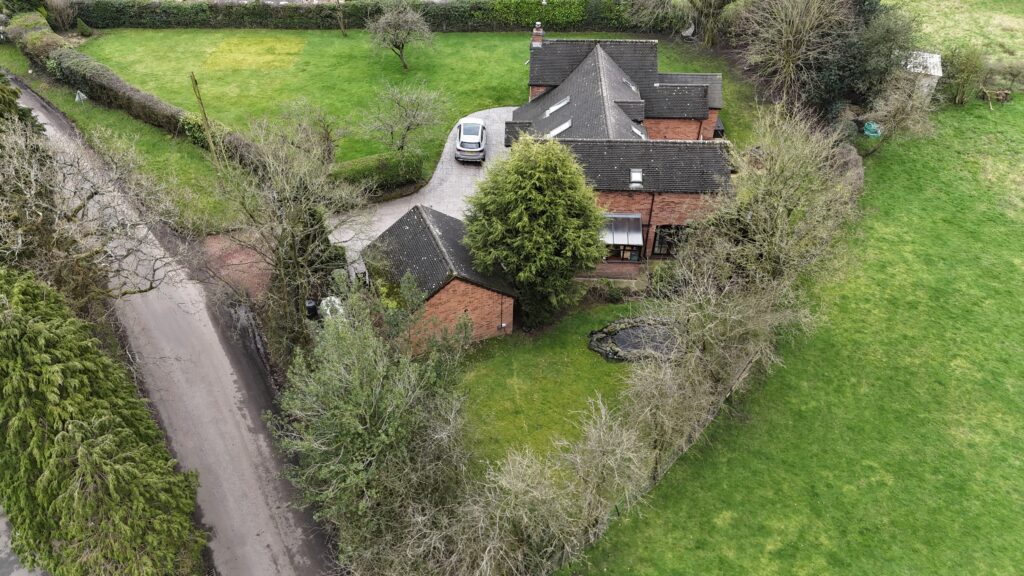 Moss Lane, Hilderstone, ST15