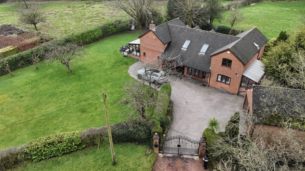 Moss Lane, Hilderstone, ST15