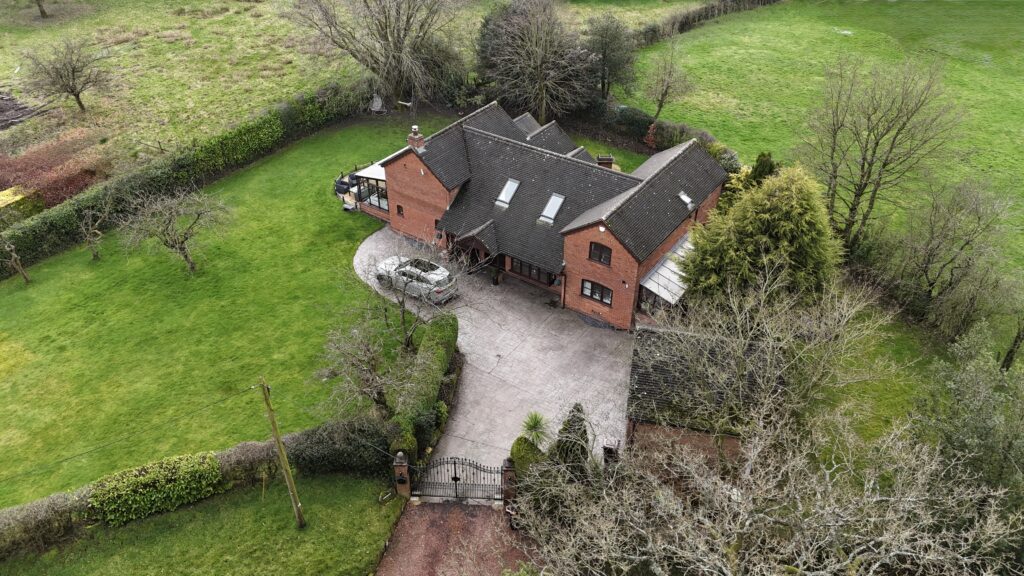 Moss Lane, Hilderstone, ST15