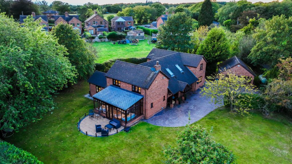 Moss Lane, Hilderstone, ST15