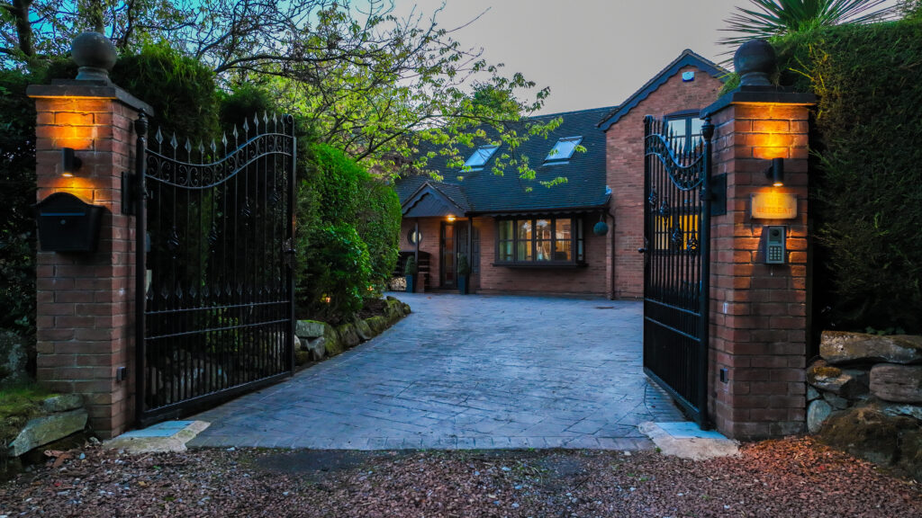 Moss Lane, Hilderstone, ST15