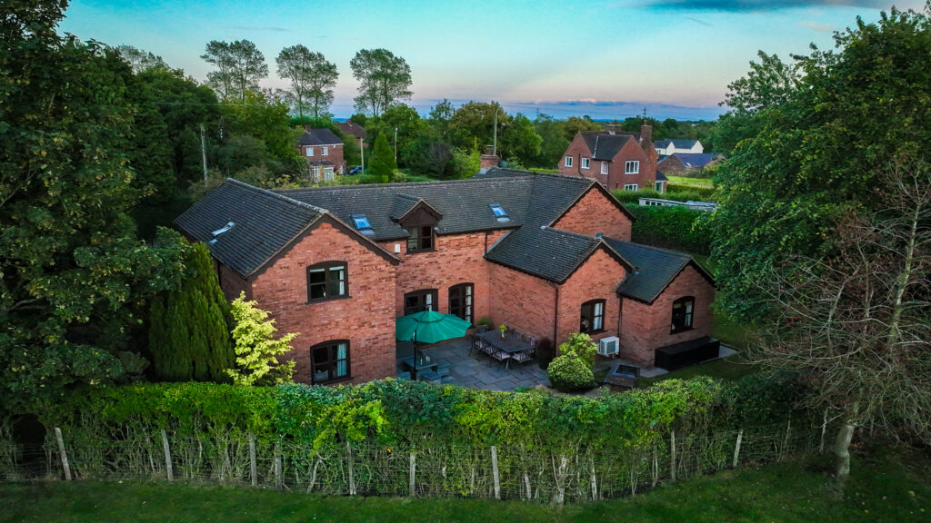 Moss Lane, Hilderstone, ST15