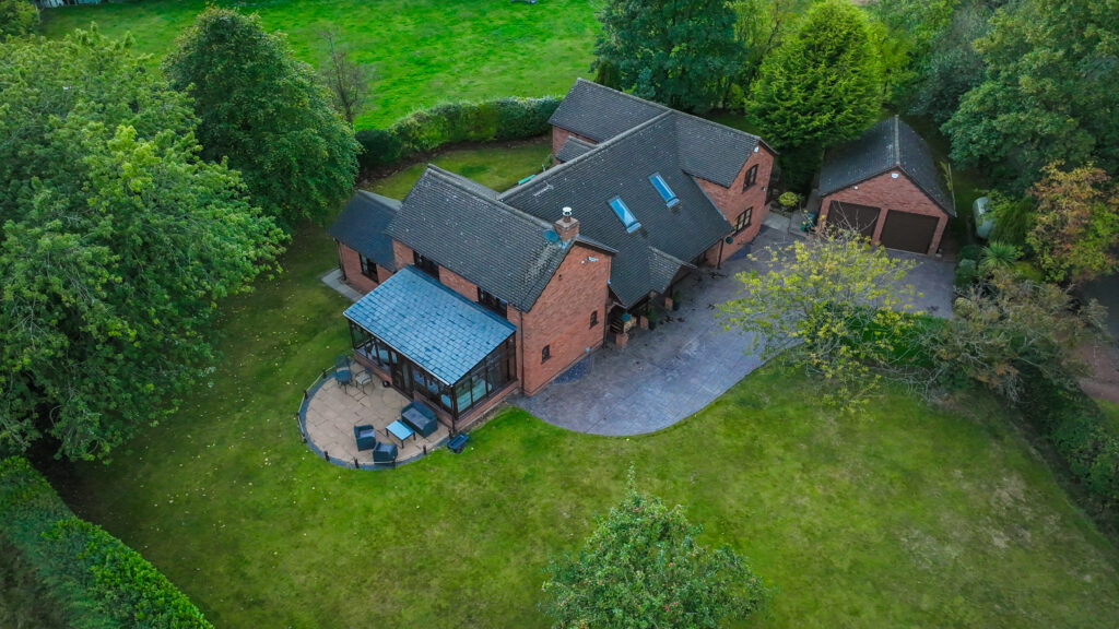 Moss Lane, Hilderstone, ST15