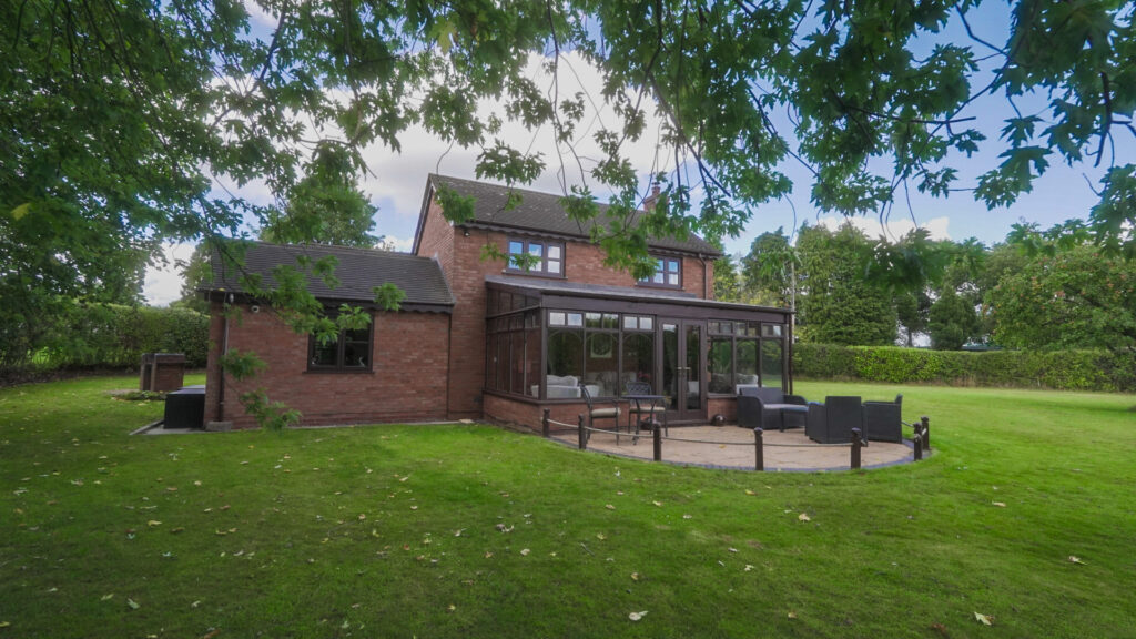 Moss Lane, Hilderstone, ST15