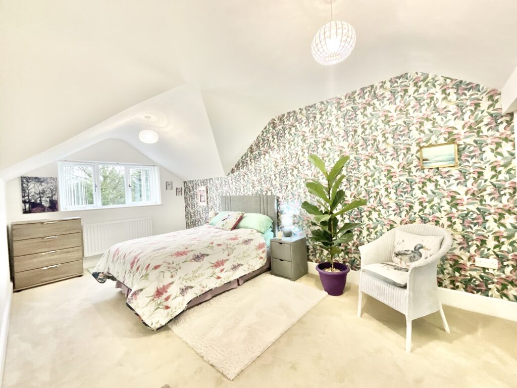 Dilhorne Road, Cheadle, ST10