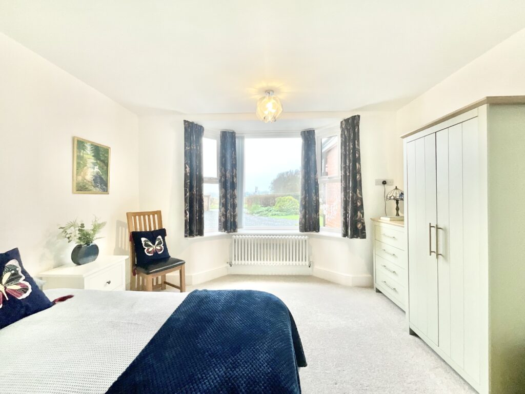 Dilhorne Road, Cheadle, ST10