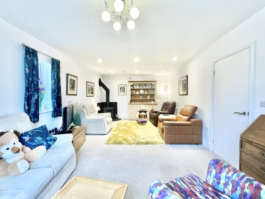 Dilhorne Road, Cheadle, ST10