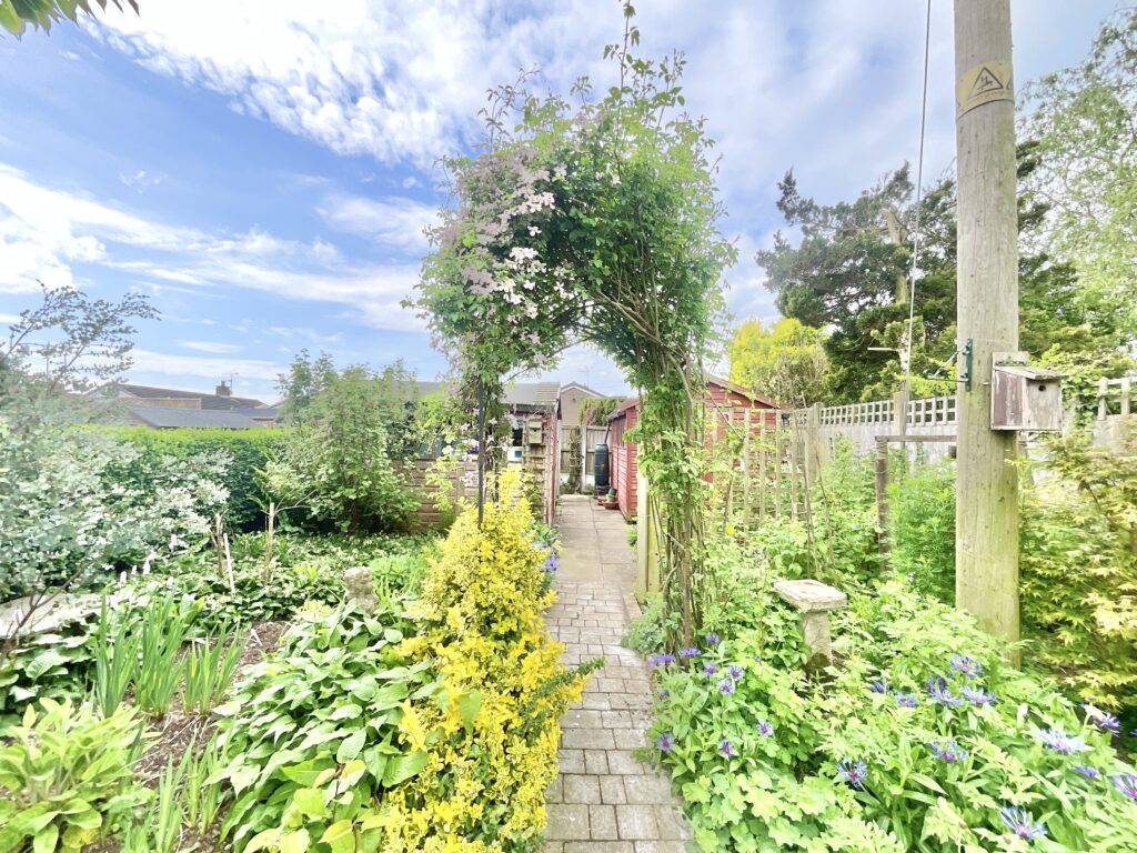 Eccleshall Road, Great Bridgeford, ST18