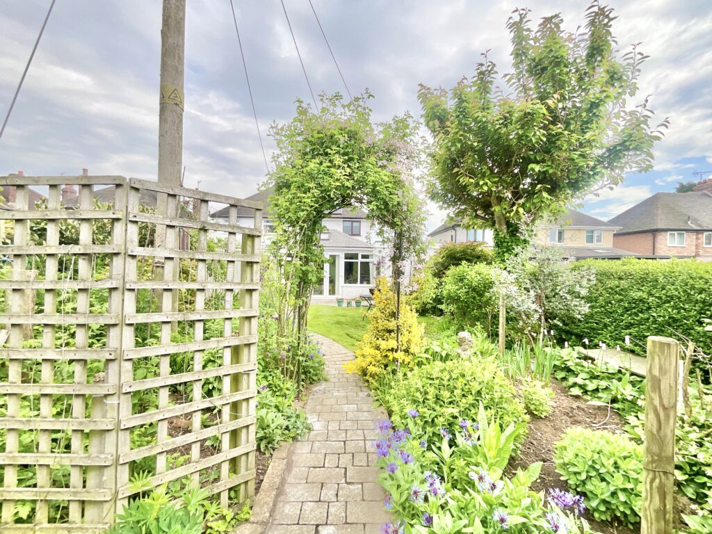 Eccleshall Road, Great Bridgeford, ST18