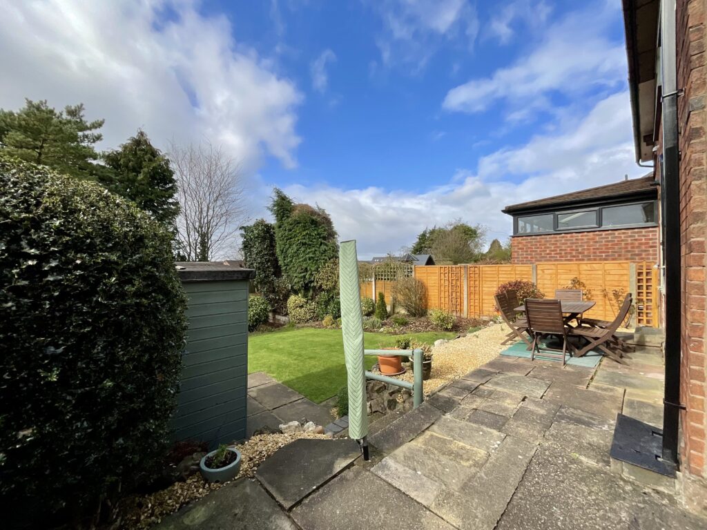 Mount Road, Stone, ST15