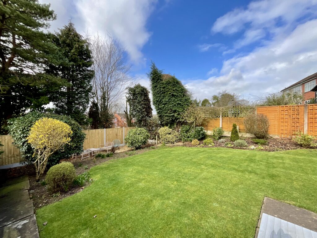 Mount Road, Stone, ST15