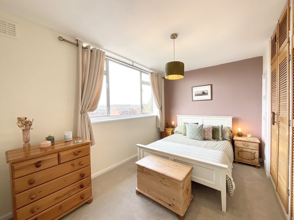 Mount Road, Stone, ST15