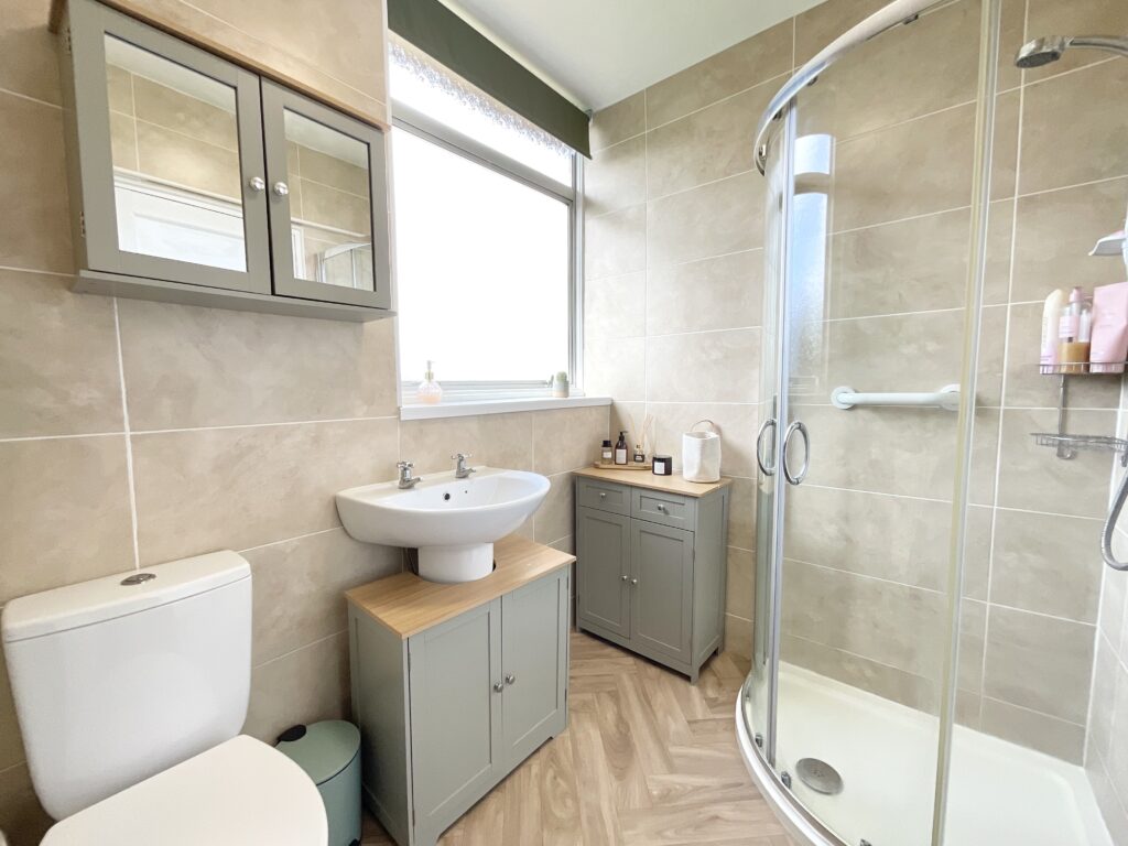 Mount Road, Stone, ST15