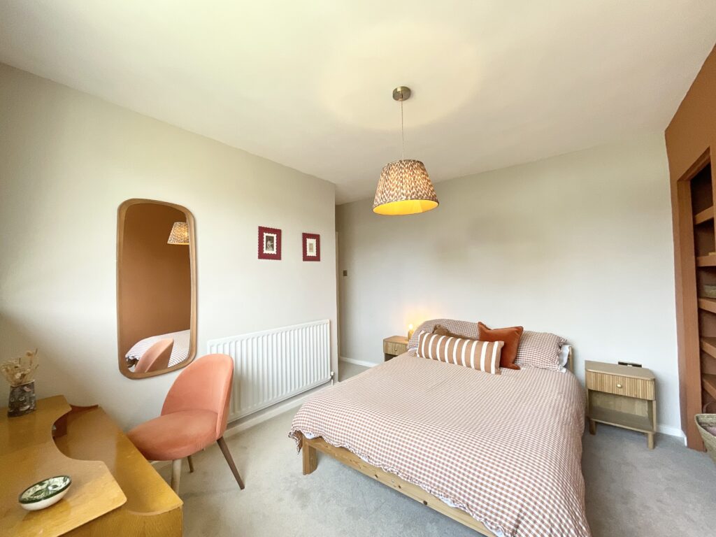 Mount Road, Stone, ST15