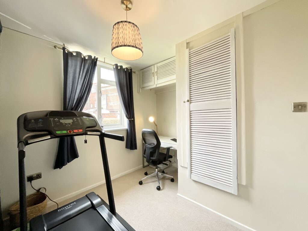 Mount Road, Stone, ST15