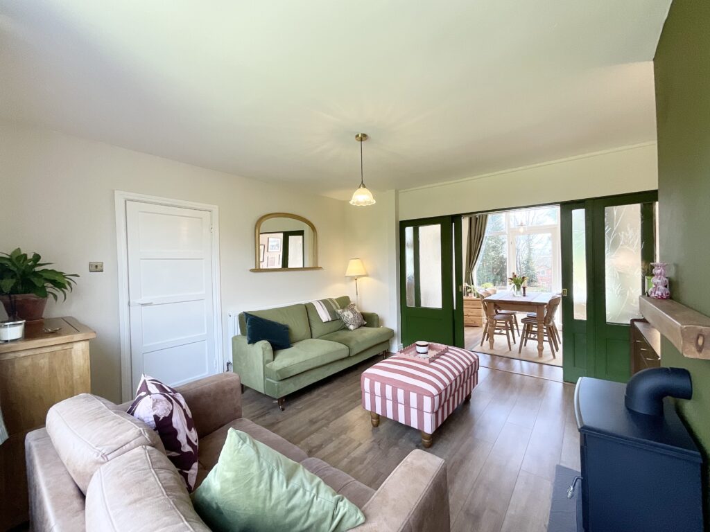 Mount Road, Stone, ST15