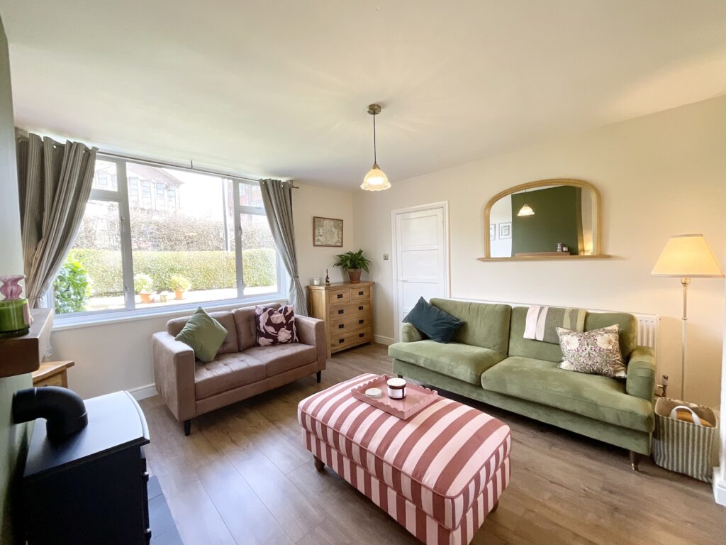 Mount Road, Stone, ST15