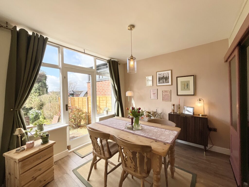 Mount Road, Stone, ST15