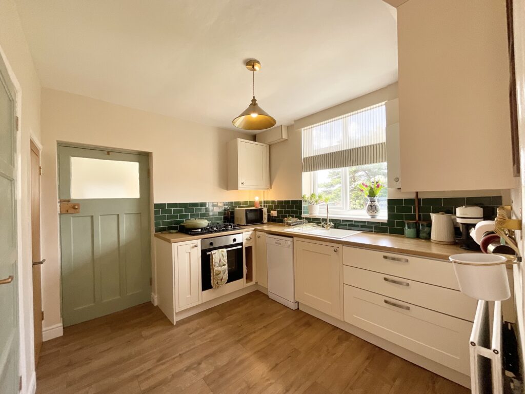 Mount Road, Stone, ST15