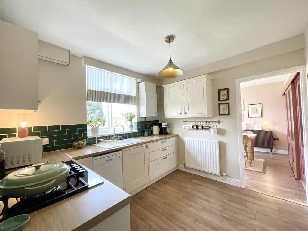 Mount Road, Stone, ST15