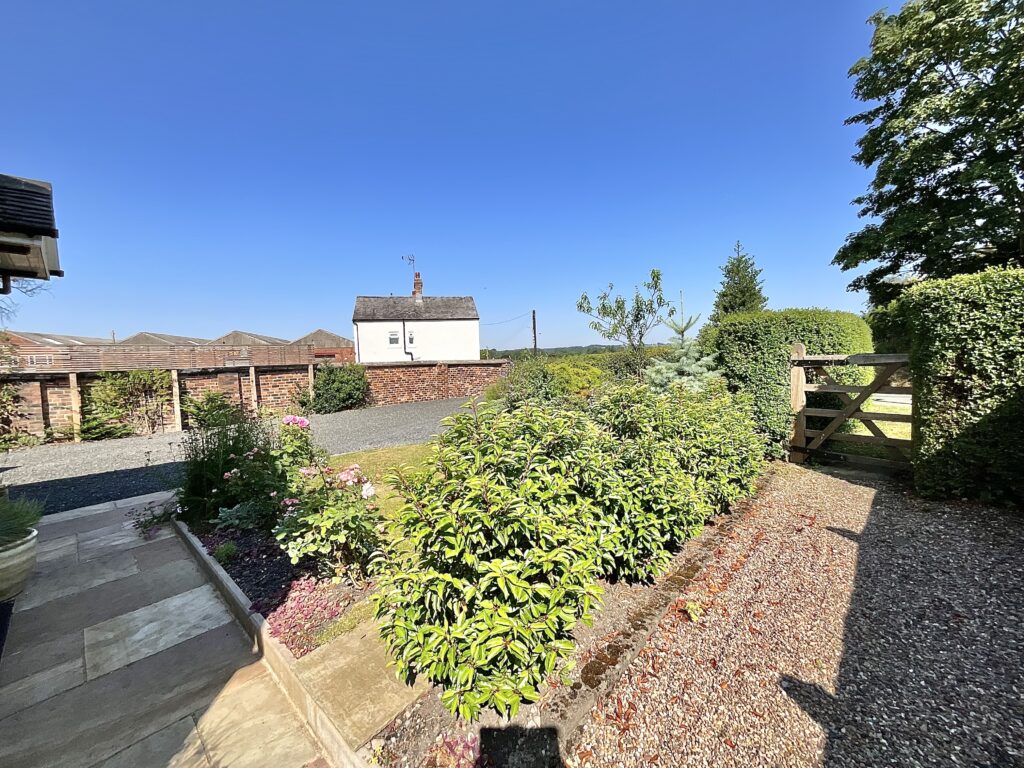 Dilhorne Road, Cheadle, ST10