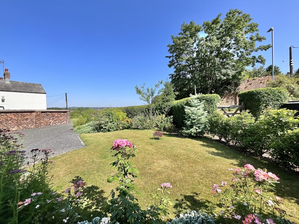 Dilhorne Road, Cheadle, ST10