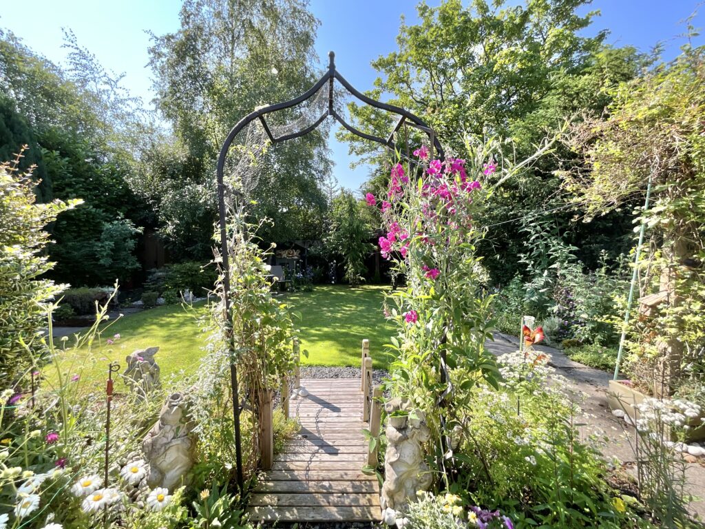 Dilhorne Road, Cheadle, ST10
