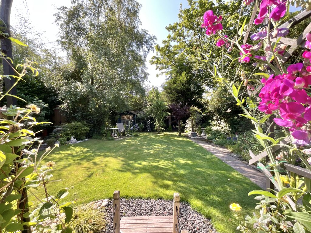 Dilhorne Road, Cheadle, ST10