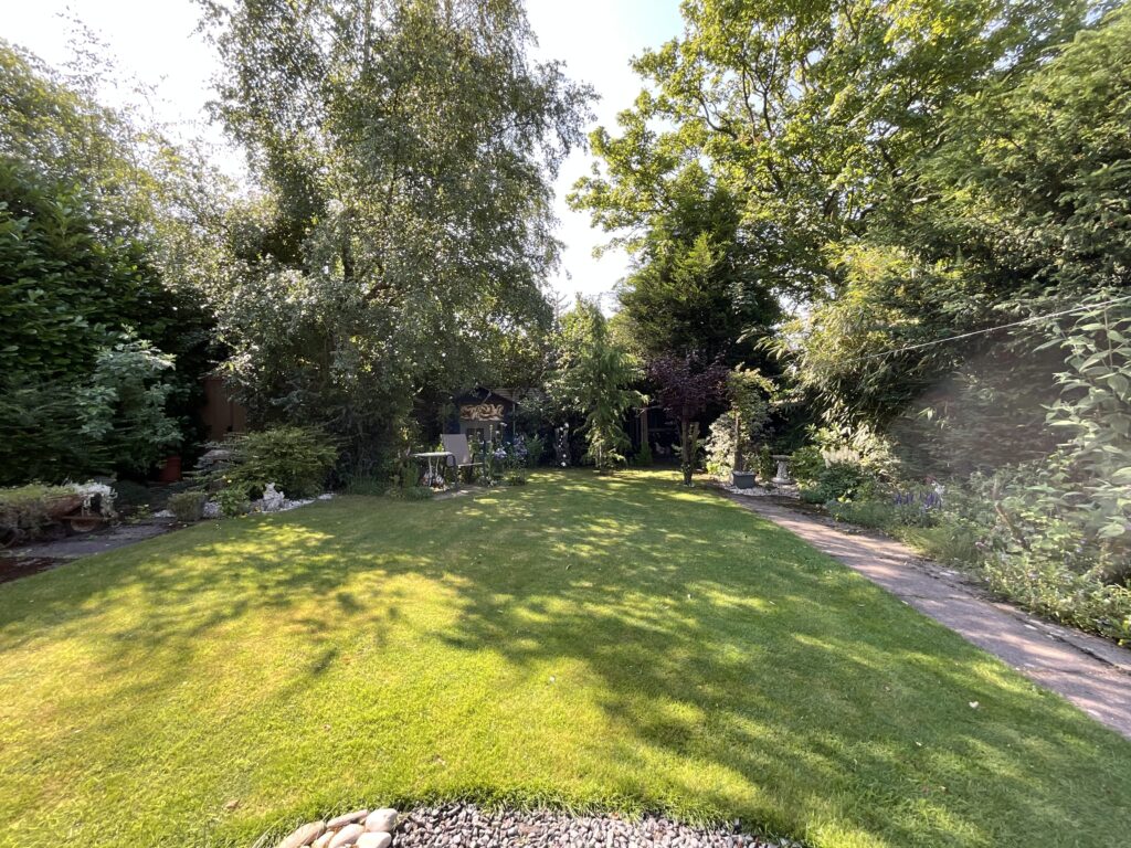 Dilhorne Road, Cheadle, ST10