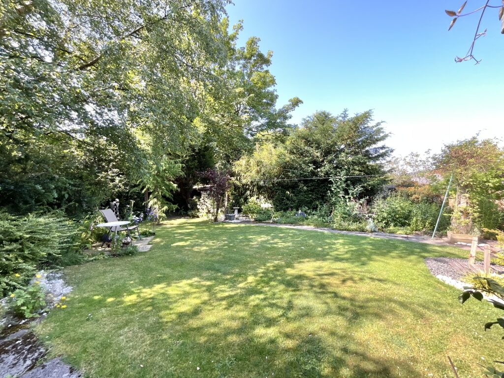 Dilhorne Road, Cheadle, ST10