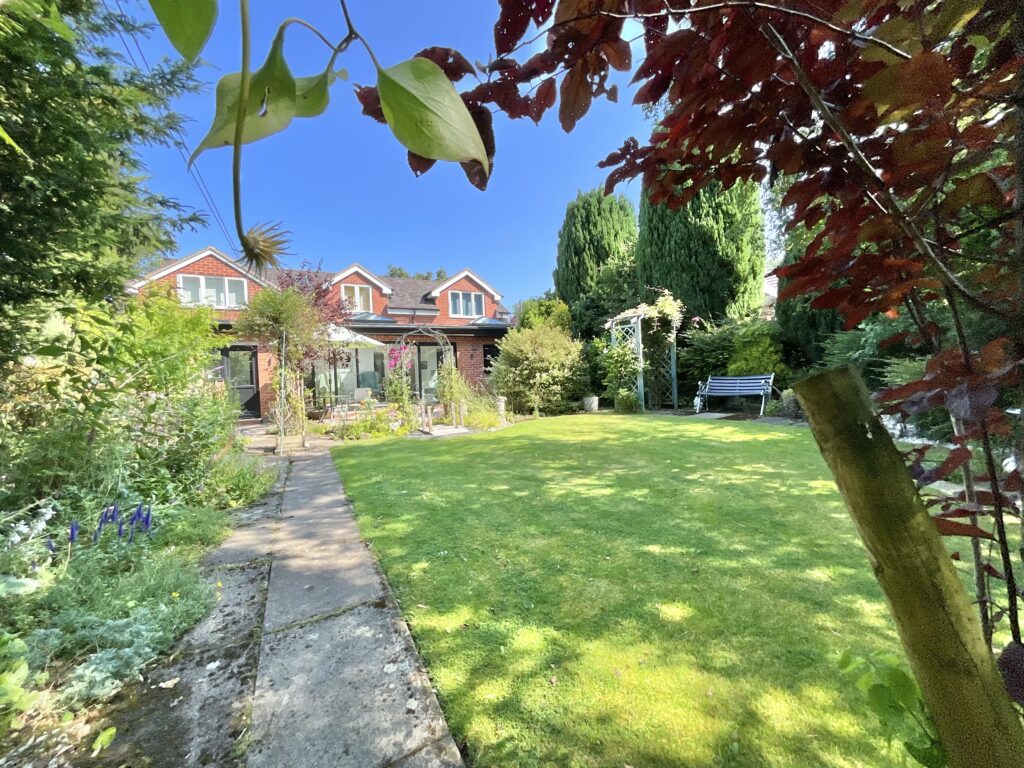 Dilhorne Road, Cheadle, ST10