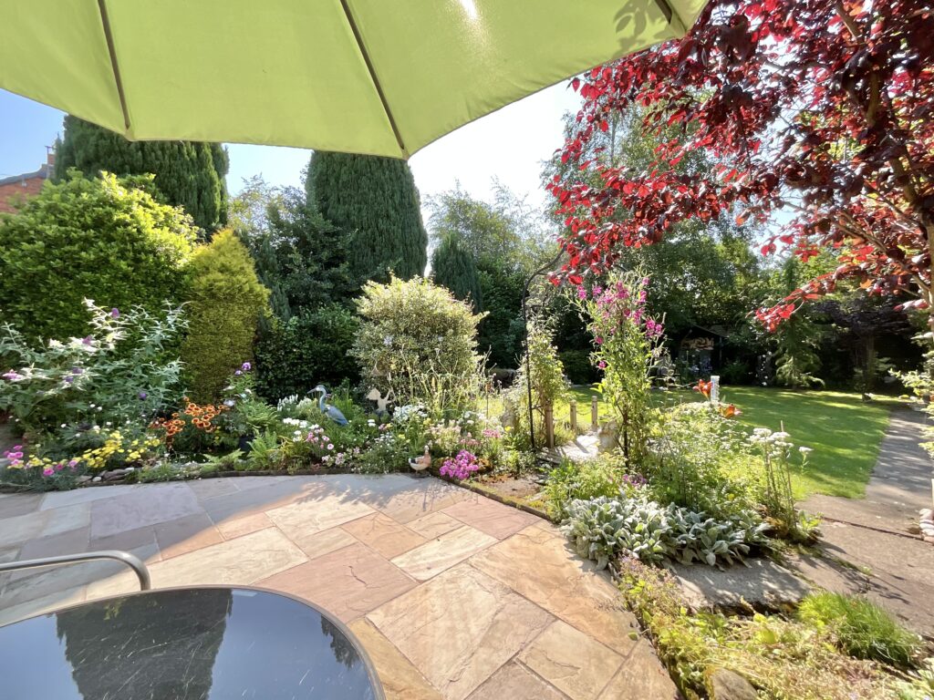 Dilhorne Road, Cheadle, ST10