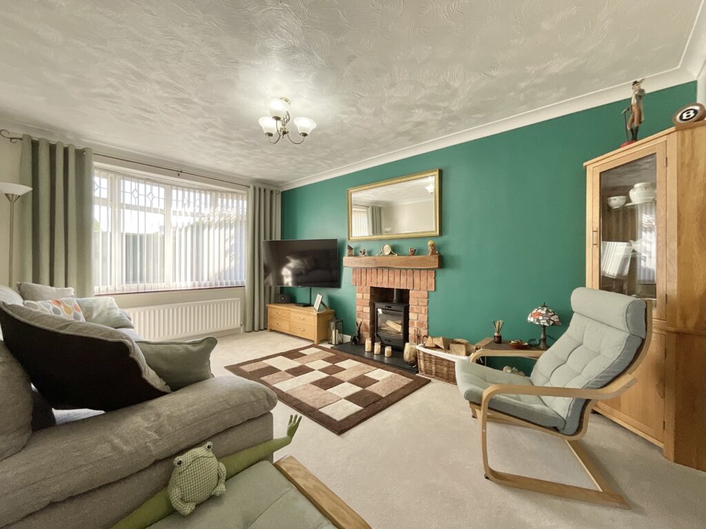 Holyrood Drive, Wistaston, CW2