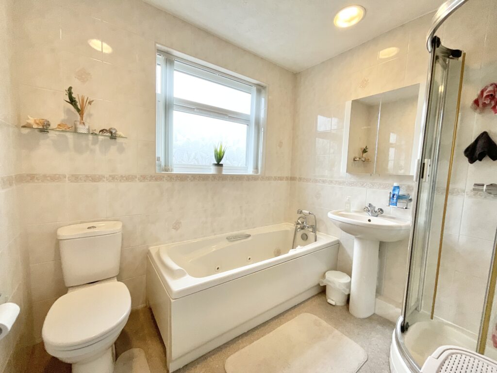 Holyrood Drive, Wistaston, CW2