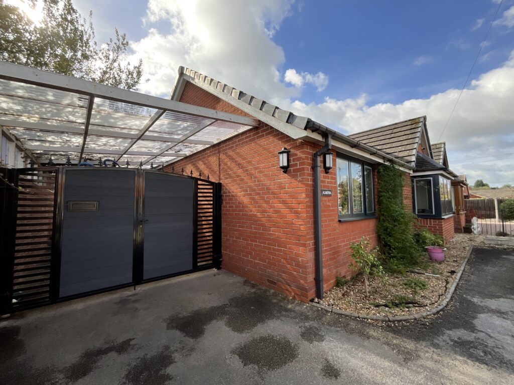 Walton Way, Stone, ST15