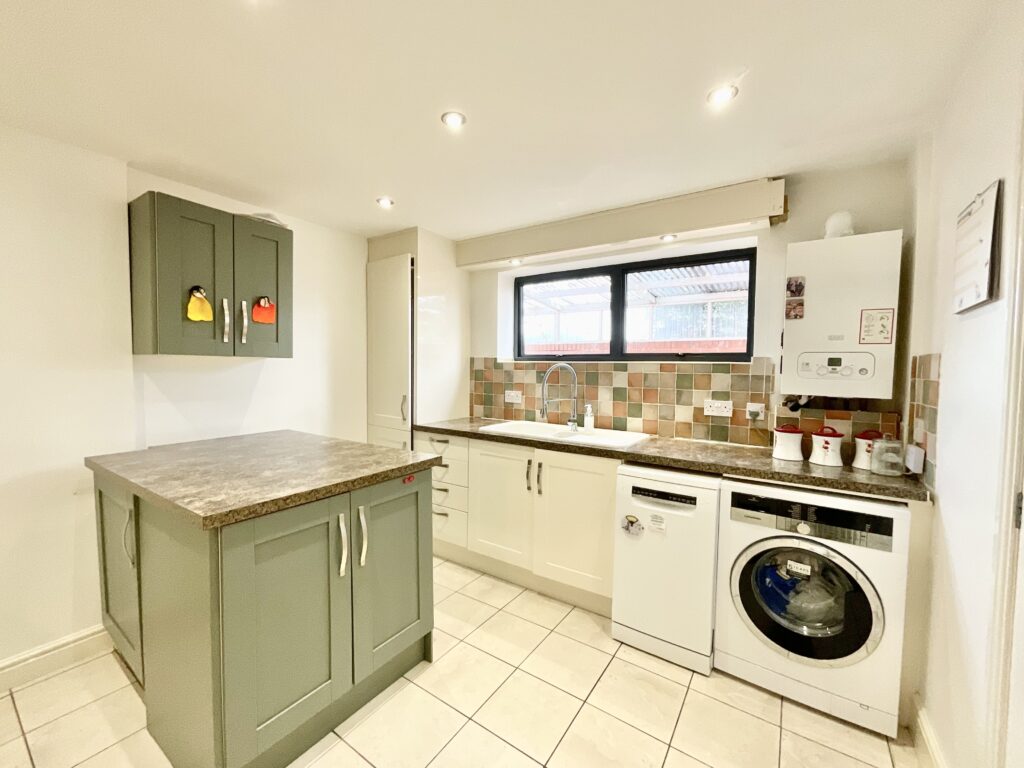 Walton Way, Stone, ST15