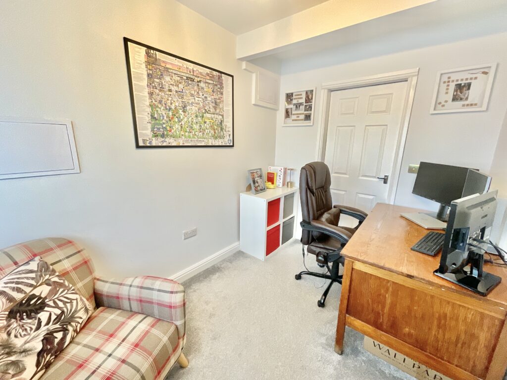 Tollgate Avenue, Baldwins Gate, ST5