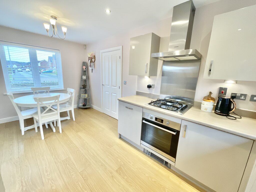 Gateway Avenue, Baldwins Gate, ST5