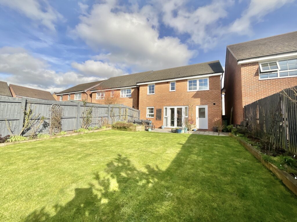 Dorney Close, Yarnfield, ST15