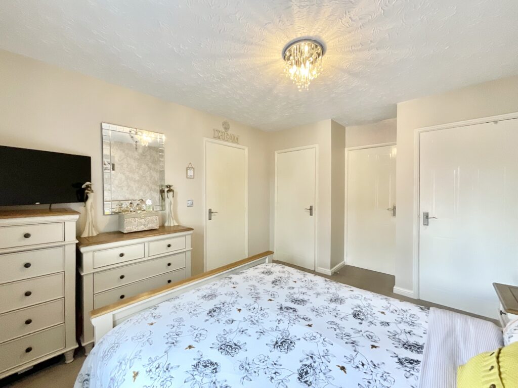 Navigation Loop, Stone, ST15