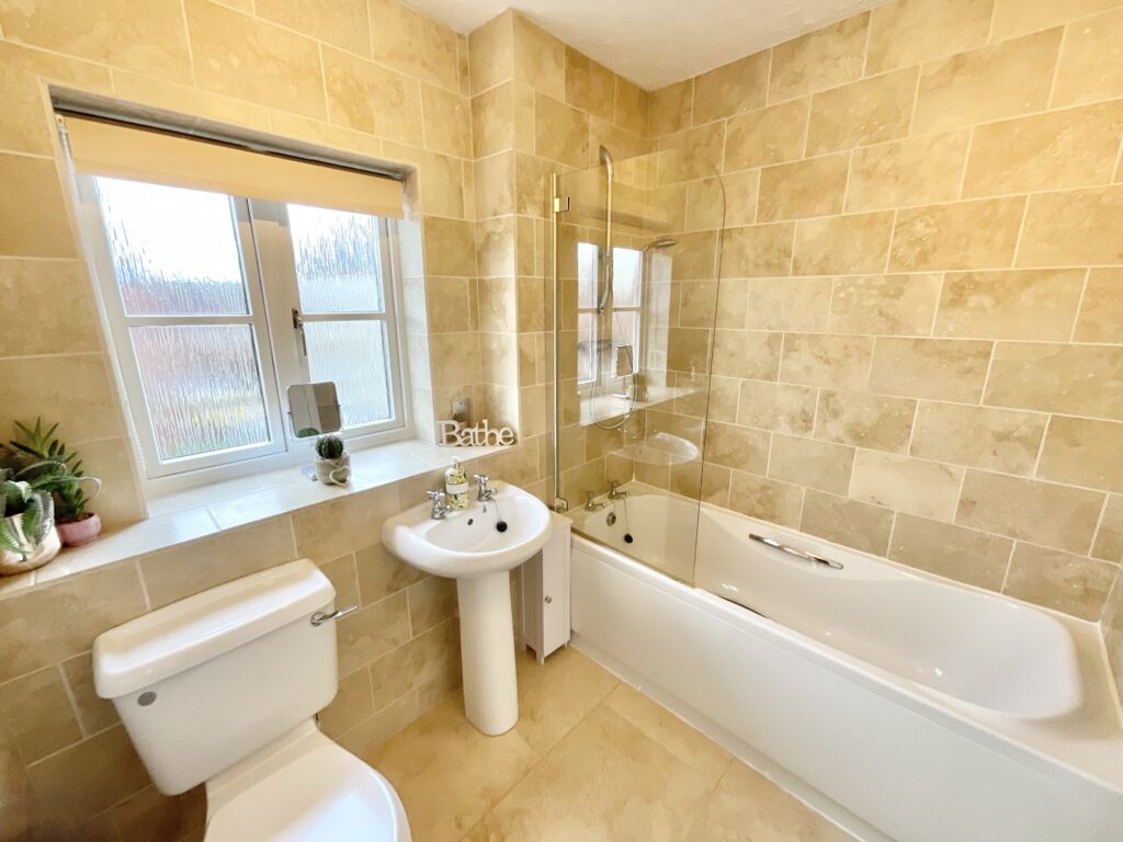 Navigation Loop, Stone, ST15