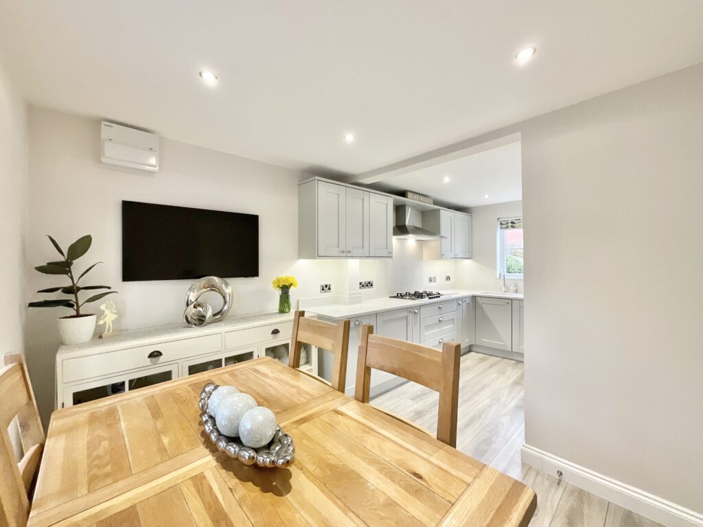 Navigation Loop, Stone, ST15