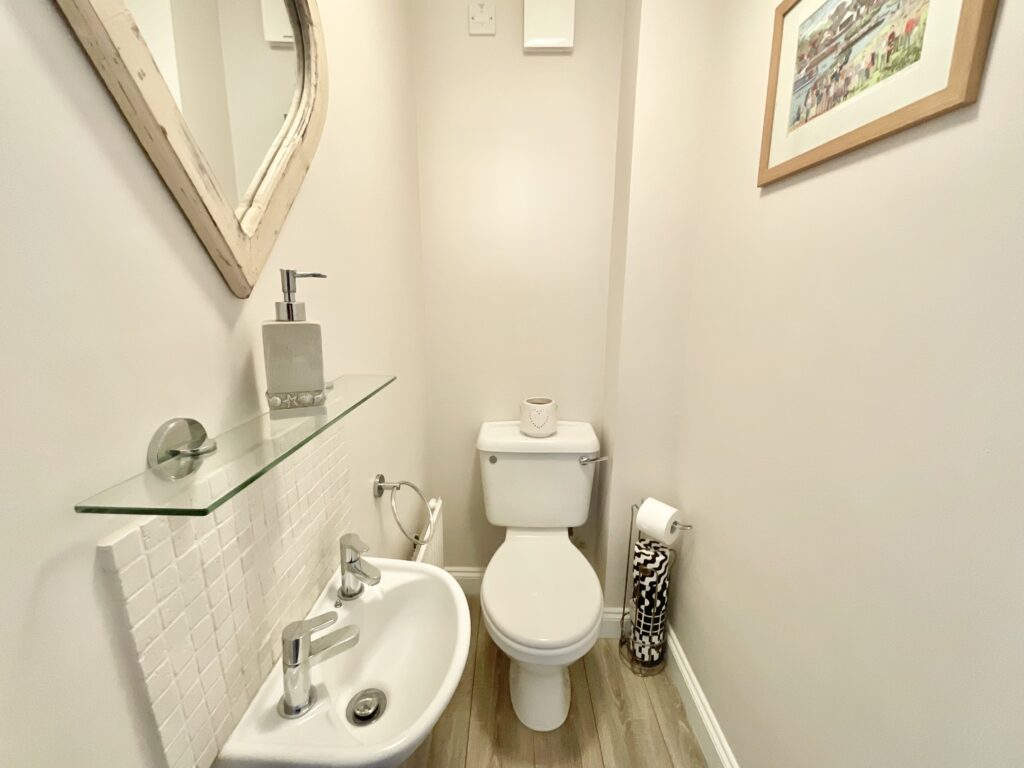 Navigation Loop, Stone, ST15