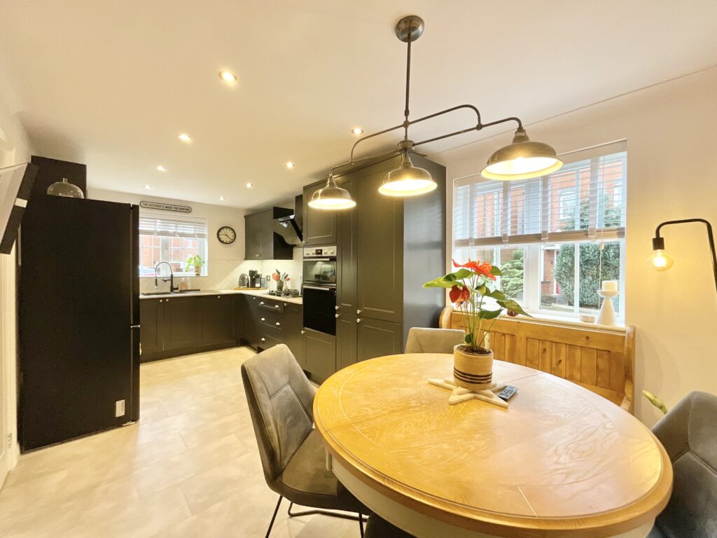 Navigation Loop, Stone, ST15