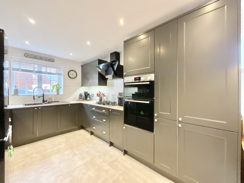 Navigation Loop, Stone, ST15