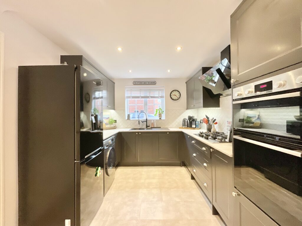 Navigation Loop, Stone, ST15