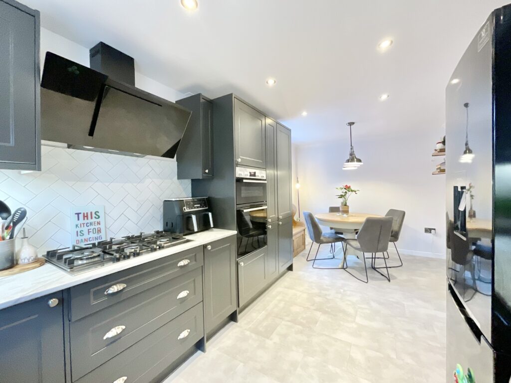 Navigation Loop, Stone, ST15