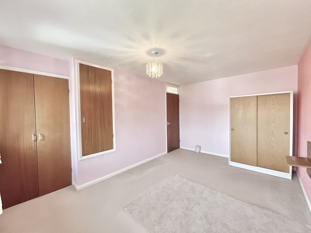 Crompton Grove, Stoke-On-Trent, ST4